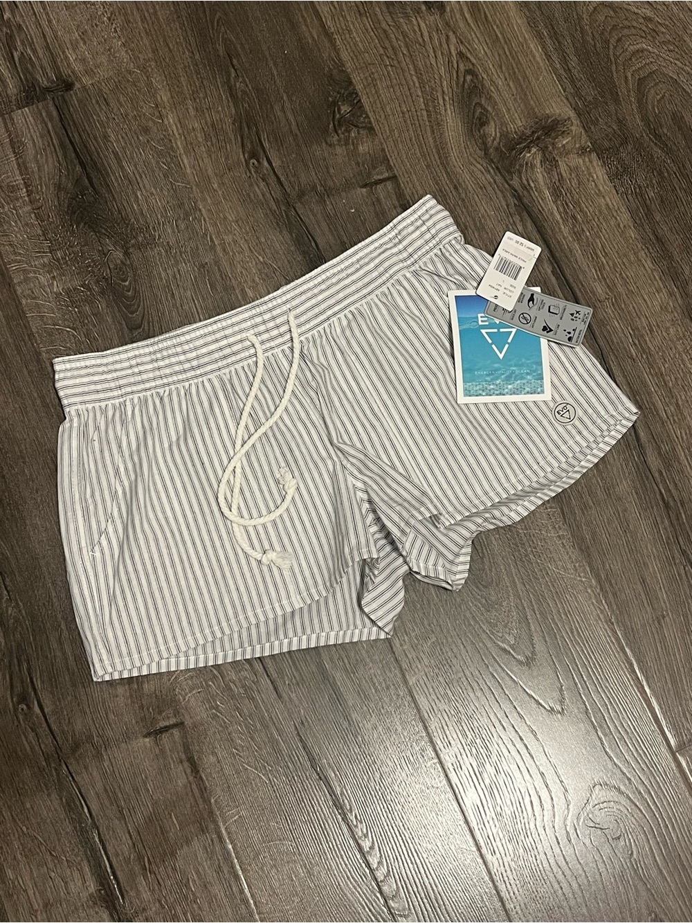 NWT EVO Striped white & Gray Cotton Shorts Drawstring Coastal Beach Women’s Lg